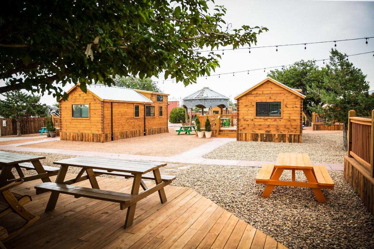 The Big Texan - Cabins And Wagons 애머릴로 외부 사진