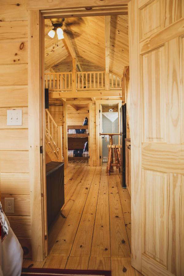 The Big Texan - Cabins And Wagons 애머릴로 외부 사진