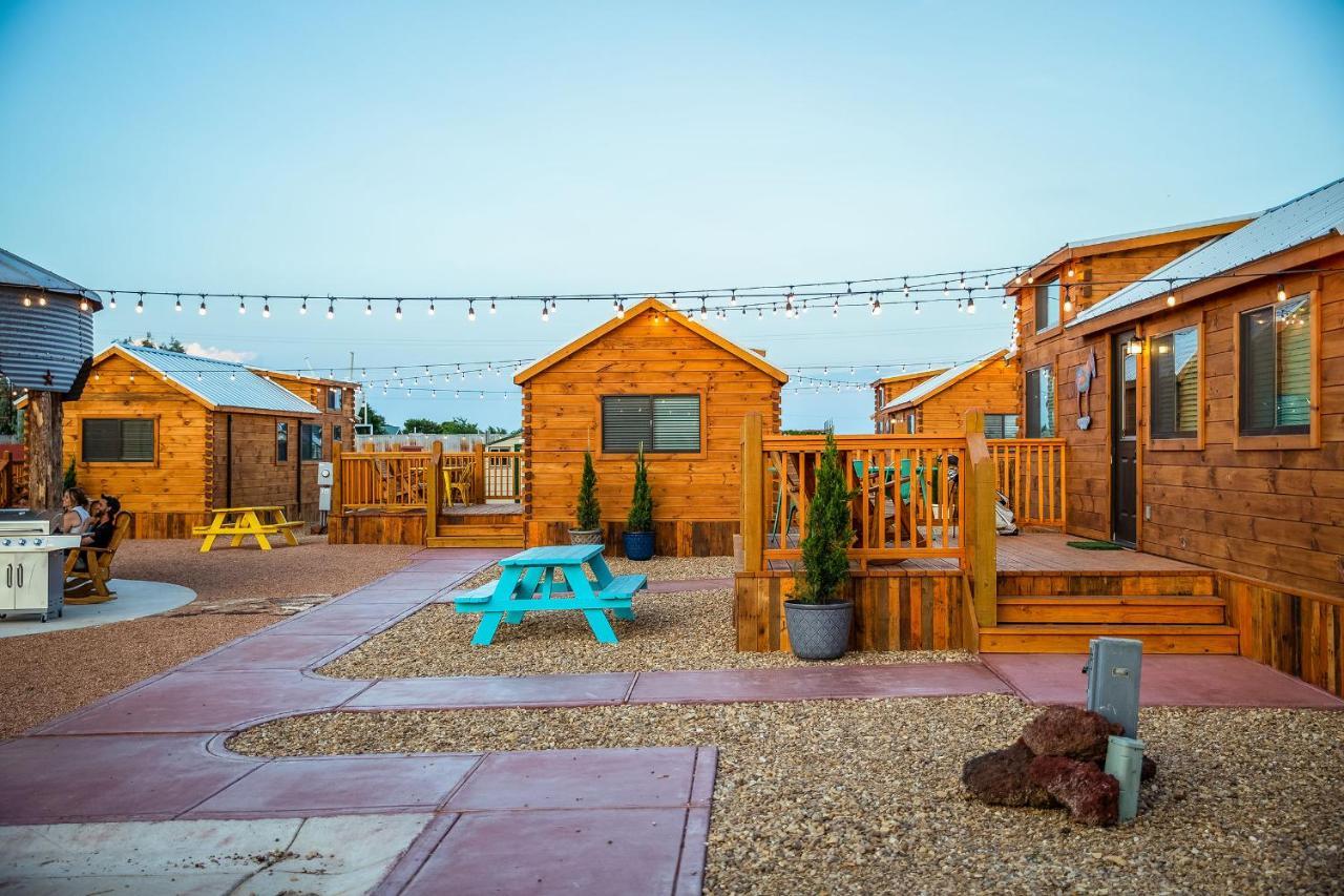 The Big Texan - Cabins And Wagons 애머릴로 외부 사진