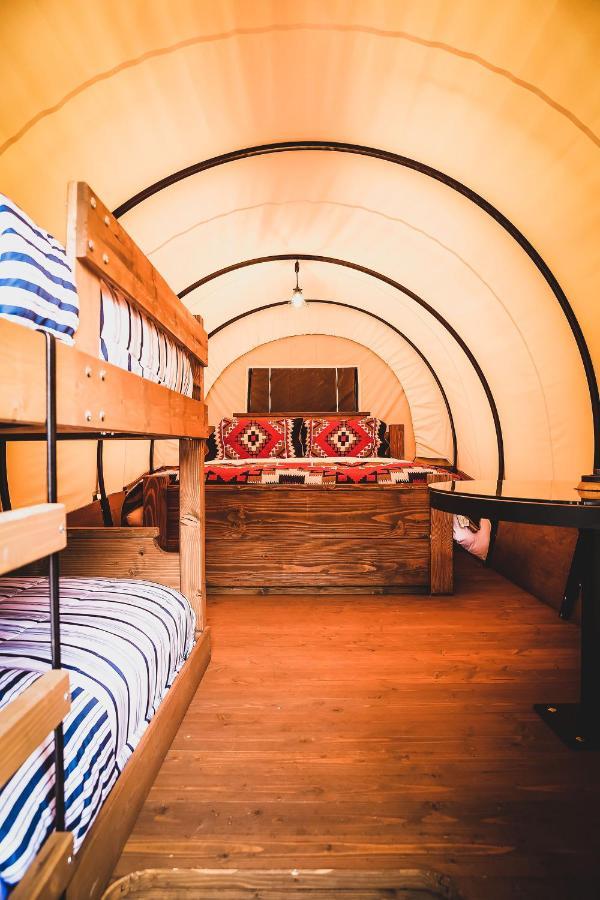 The Big Texan - Cabins And Wagons 애머릴로 외부 사진